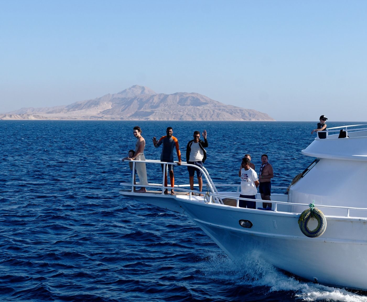 “ Weekly Dutch speaking Tourists Get Together.”  with Boat and snorkeling,  brunch and afternoon at Sharm el Luli